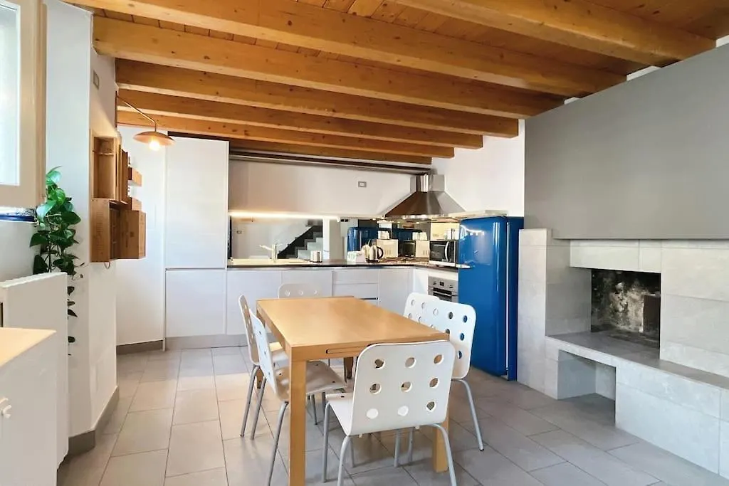 La Casa Azzurra - Affitti Brevi Italia contacts
